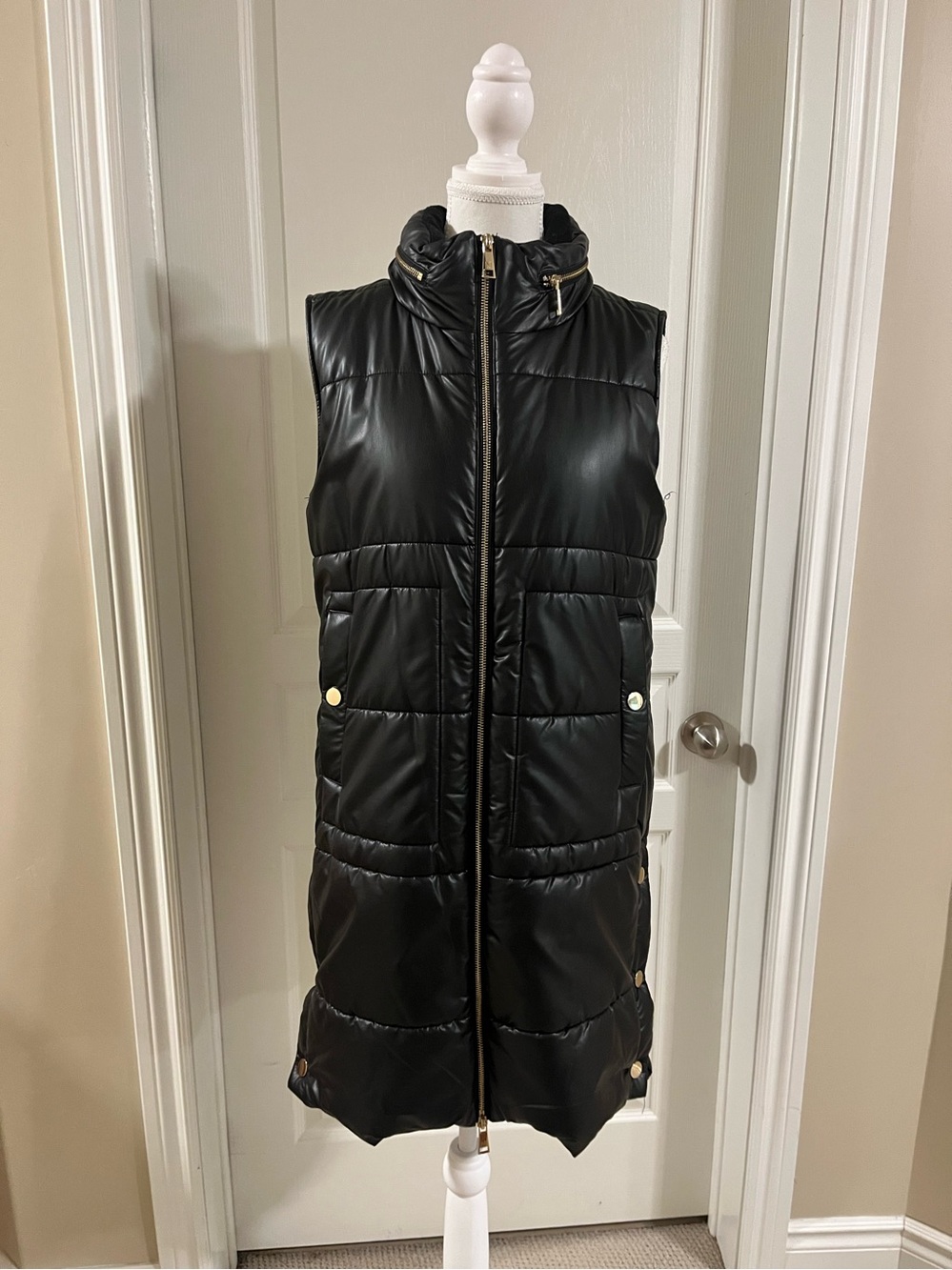 Nikki Jones - Montreal - Black Quilted Long Puffer Vest - US XS